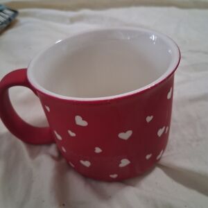 Charming Heart-Patterned Mug in Red